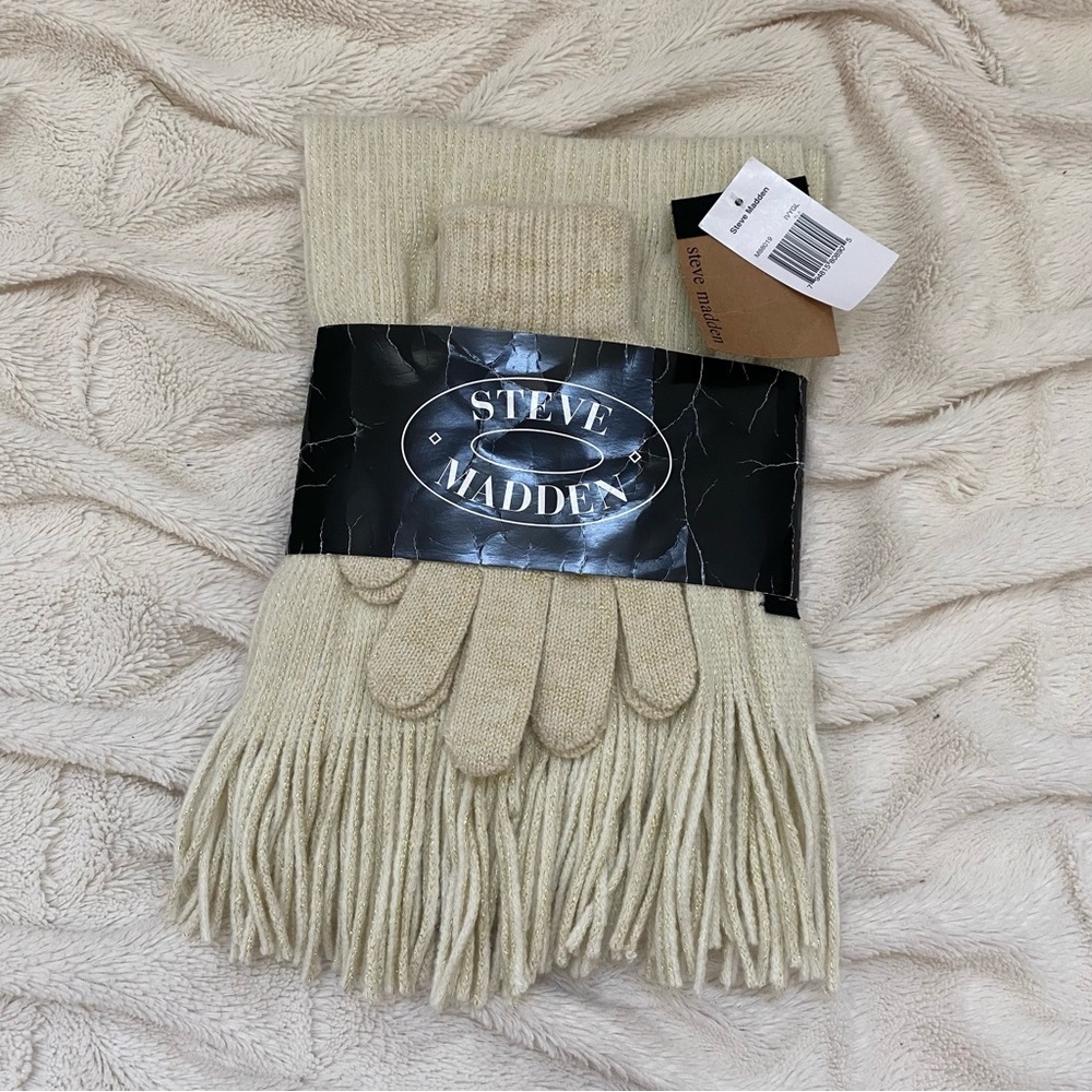 NWT Steve Madden scarf and glove set ivory gold